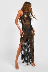 Read more about the article Turn Heads This Season in the Bold Black Mesh Checkered Dress